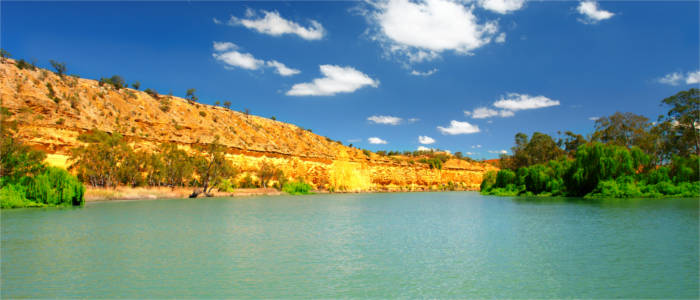 Rocky bank of the Murray River