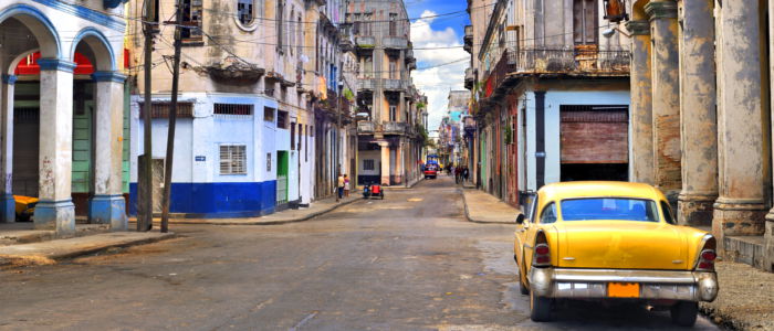 Car in the streets of Cuba