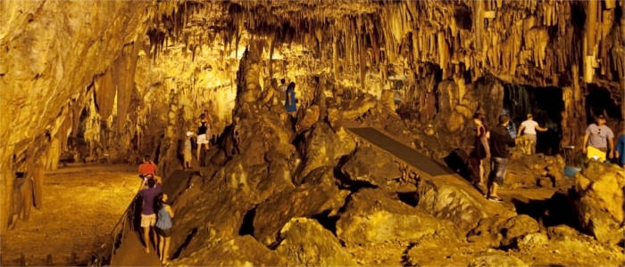 Drogarati Cave
