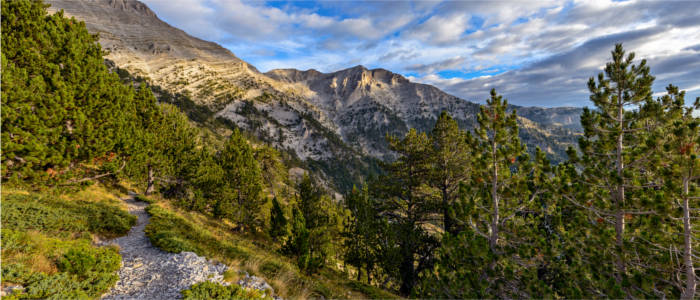 A trail between the mountains of Mount Olympus