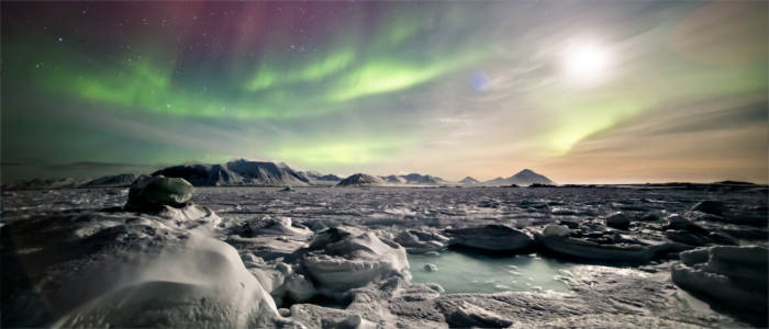 Greenland's ice and northern lights