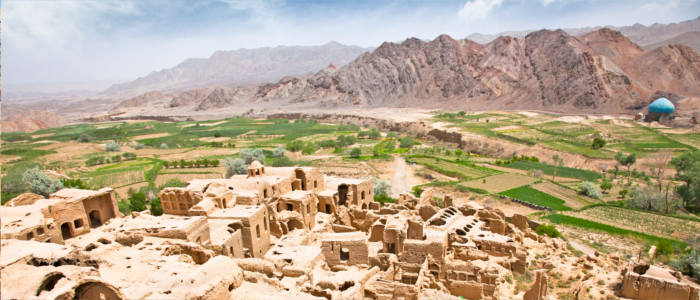 Rocks and vast land in Yazd