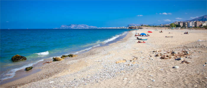 Bathing and swimming in Palermo