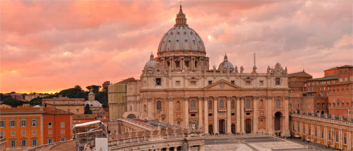 Basilica and famous square in Vatican City