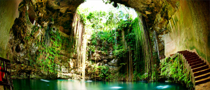 Cenote Ik Kil in Mexico