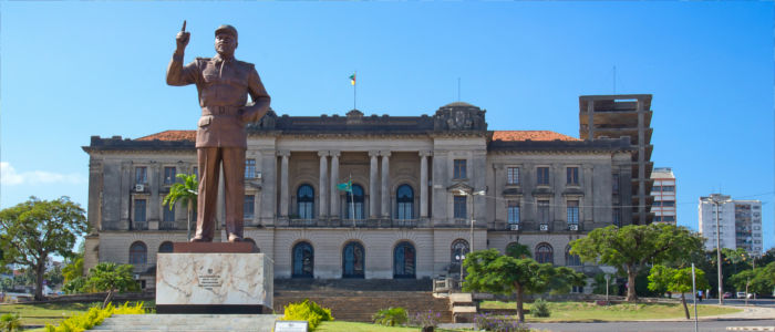 Statue of the first president of the Republic of Mozambique, Samora Moisés Machel