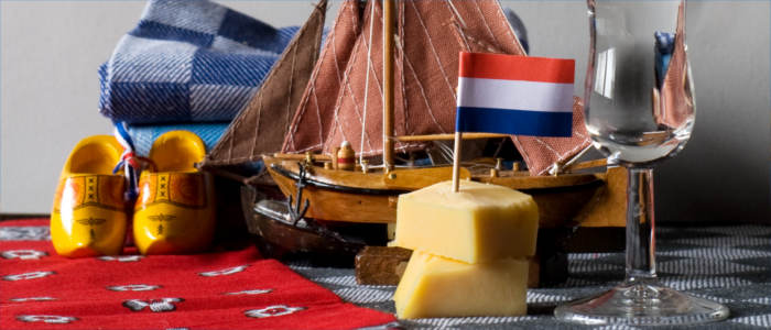 Cheese and typical souvenirs from the Netherlands
