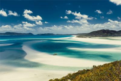 White sandy beach in Queensland