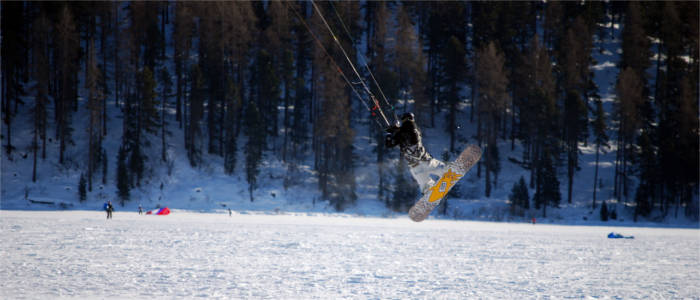 Winter sports on the lakes in the Engadin