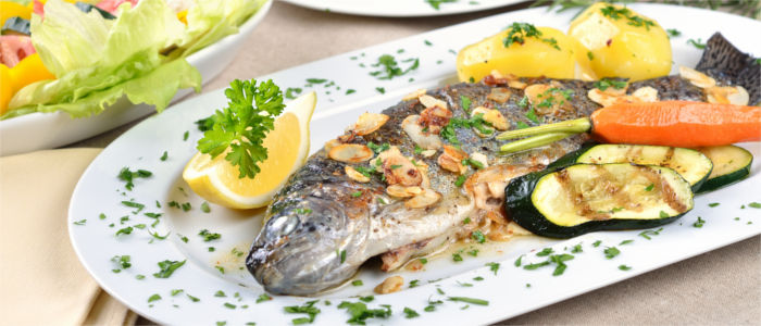 Trout with almonds, lemon and potatoes